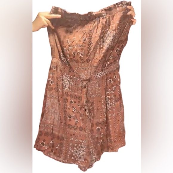 Saints and hearts paisley strapless romper  size medium - Picture 5 of 5